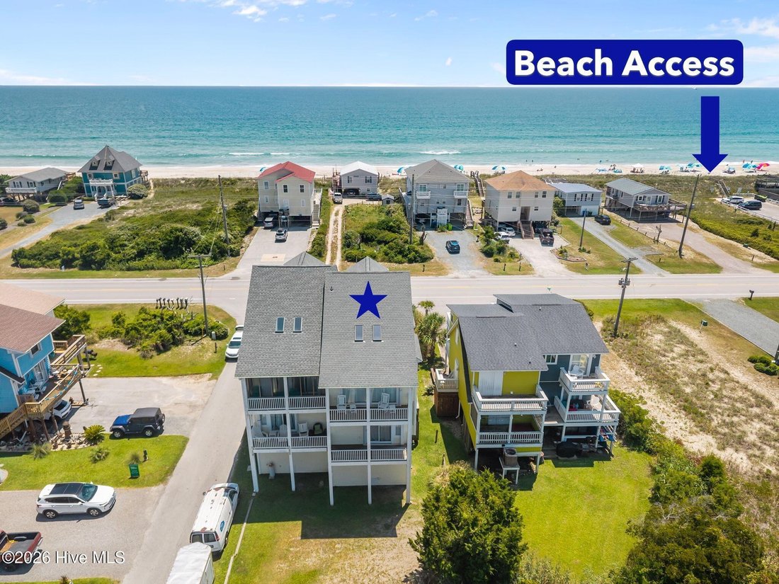 Townhouse in North Topsail Beach, North Carolina, United States 1 - 16970119