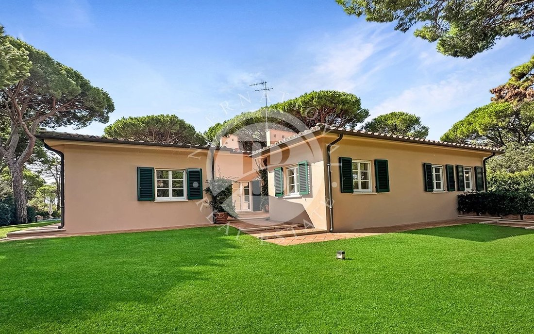Villa in Castle of Castiglione, Castiglione della Pescaia, Tuscany 5 - 16970349