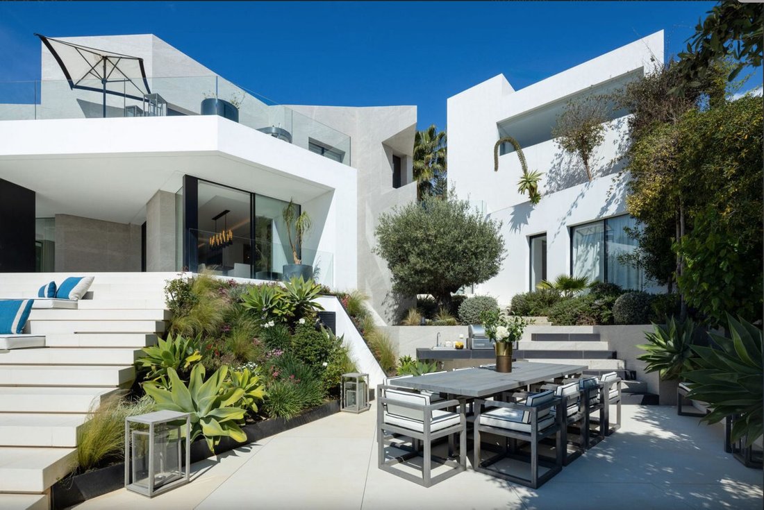 Villa in La Quinta, Benahavis, Andalusia 4 - 16970491