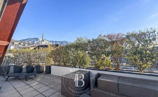 Apartment in Centre Ville Nord, Aix-les-Bains, France 1
