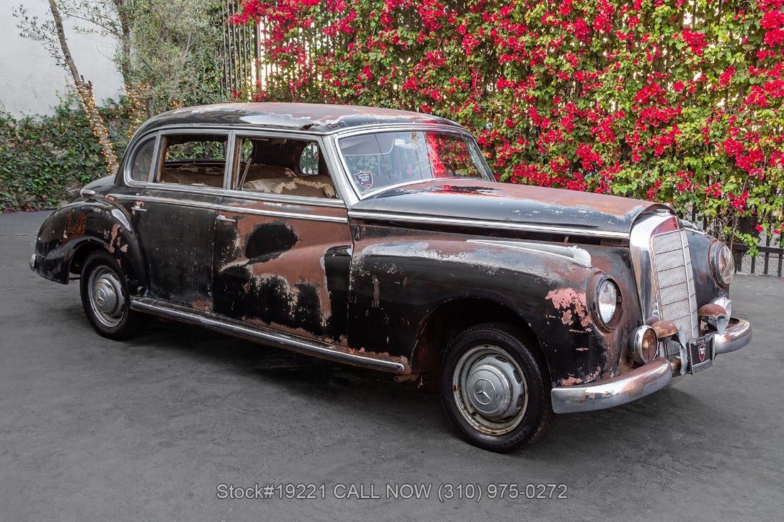Mercedes-Benz 300B Adenauer in Los Angeles, CA 3 - 16971052