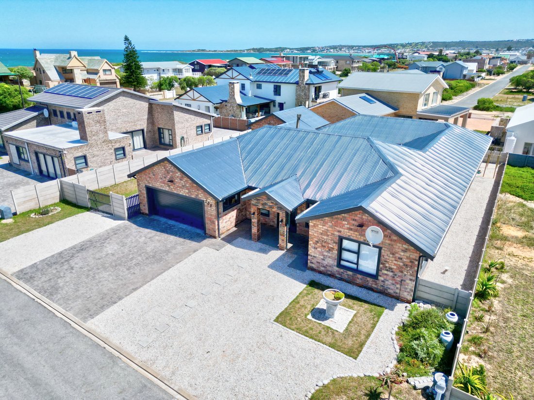 House in Still Bay West, Western Cape, South Africa 1 - 16971432