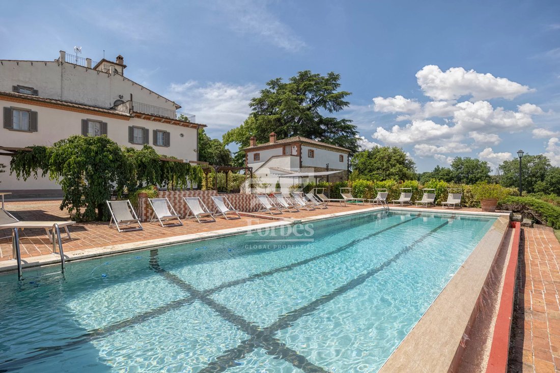 Villa in Monte San Savino, Tuscany, Italy 1 - 15805162