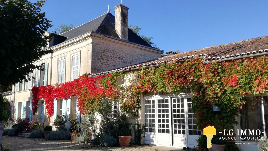 Estate in Le Fief-La Garenne, Royan, France 2 - 16973068