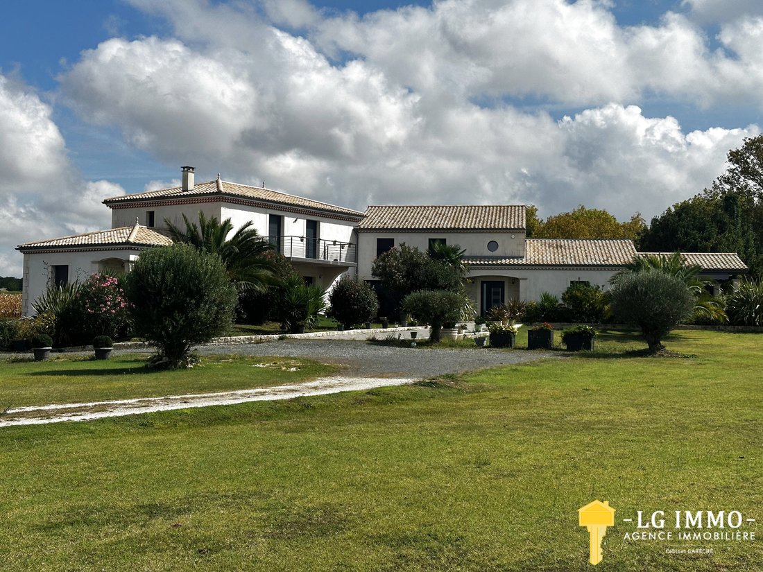 House in Arces, Nouvelle-Aquitaine, France 1 - 16973422