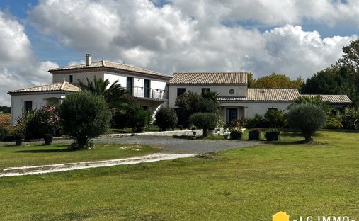 Maison à Arces, Nouvelle-Aquitaine, France 1