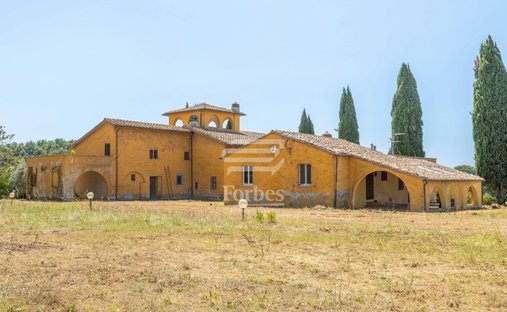 Estate in Cecina Centro, Cecina, Tuscany 1
