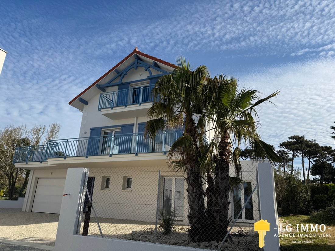 House in Saint-Palais-sur-Mer, Nouvelle-Aquitaine, France 1 - 16973477