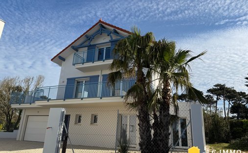 House in Saint-Palais-sur-Mer, Nouvelle-Aquitaine, France 1