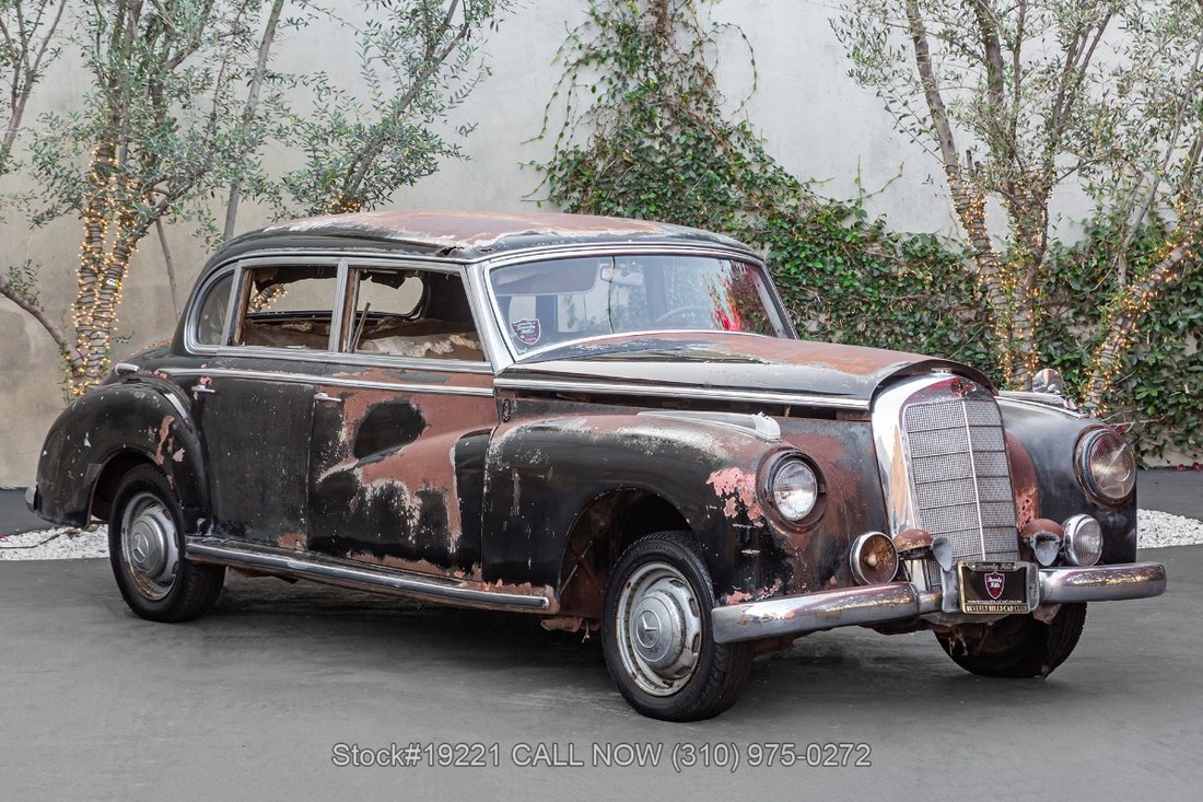 Mercedes-Benz 300B Adenauer in Los Angeles, CA 1 - 16971052