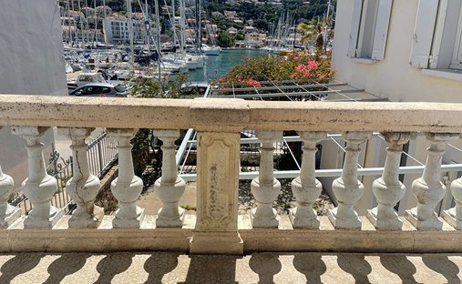 Apartment in Village, Saint-Mandrier-sur-Mer, France 1