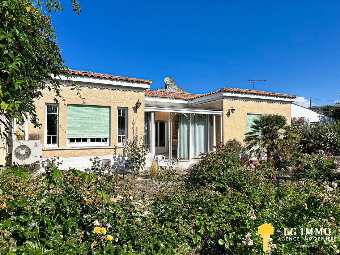 House in Meschers-sur-Gironde, Nouvelle-Aquitaine, France 1 - 16973247