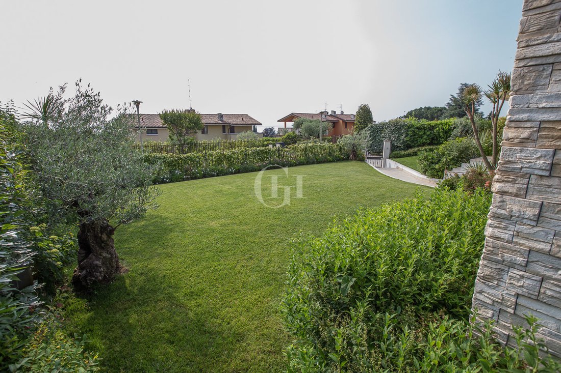 Apartment in Padenghe sul Garda, Lombardy, Italy 4 - 16975295