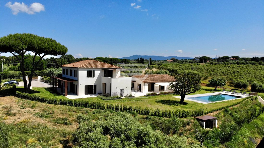 Villa in Cecina Centro, Cecina, Tuscany 2 - 15528497