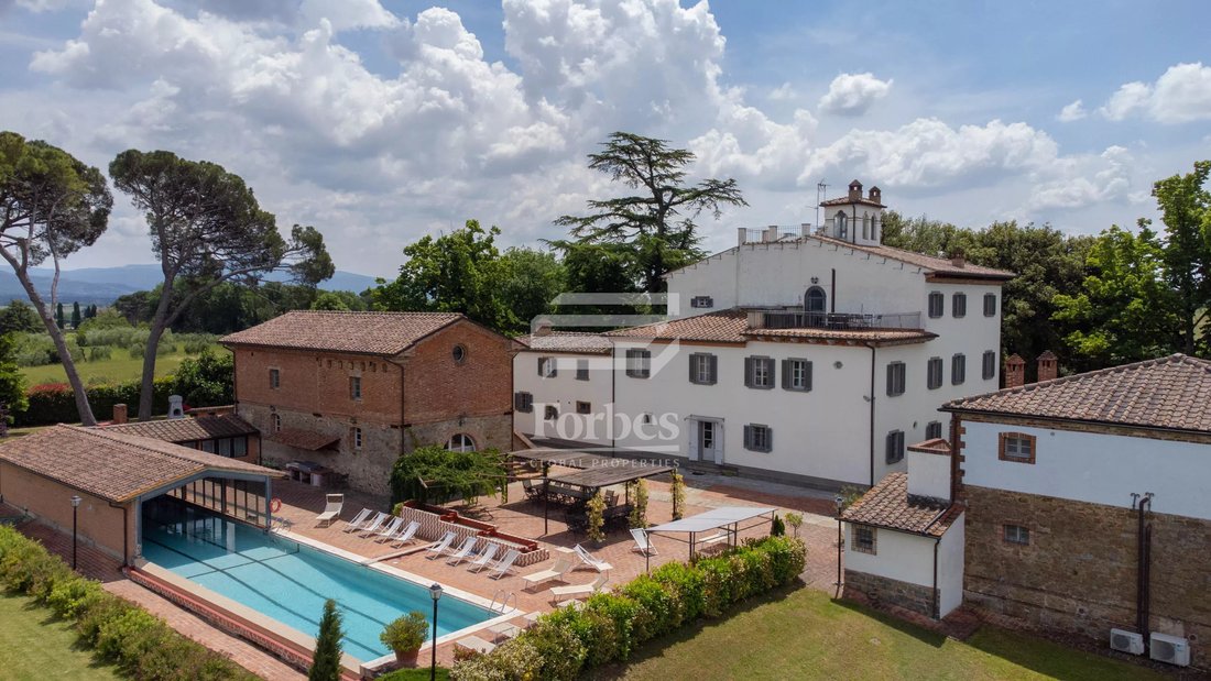Villa in Monte San Savino, Tuscany, Italy 2 - 15805162