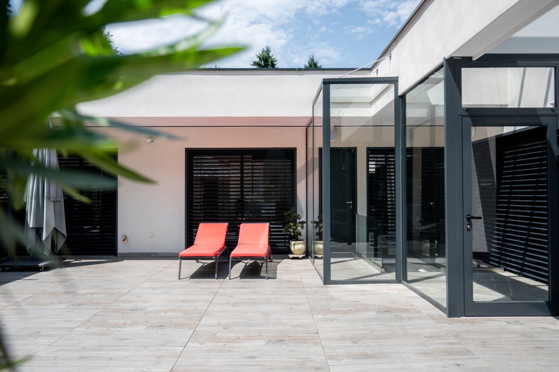 House in Charbonnieres-les-Bains, Auvergne-Rhône-Alpes, France 5 - 16256779