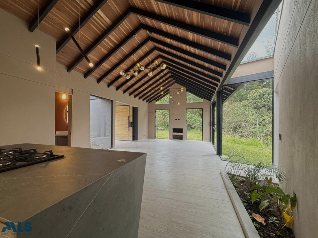 House in Santa Elena, Guarne, Colombia 5 - 16970896