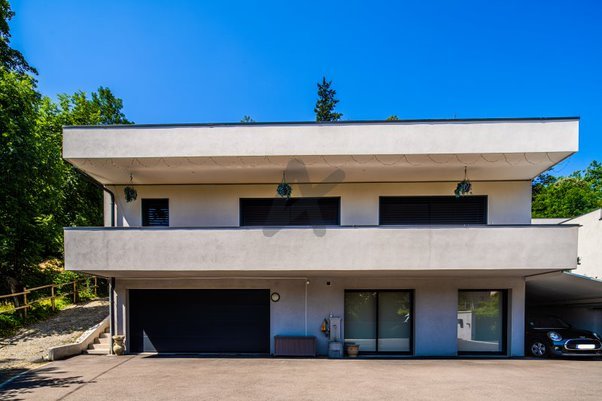 House in Charbonnieres-les-Bains, Auvergne-Rhône-Alpes, France 1 - 16256779