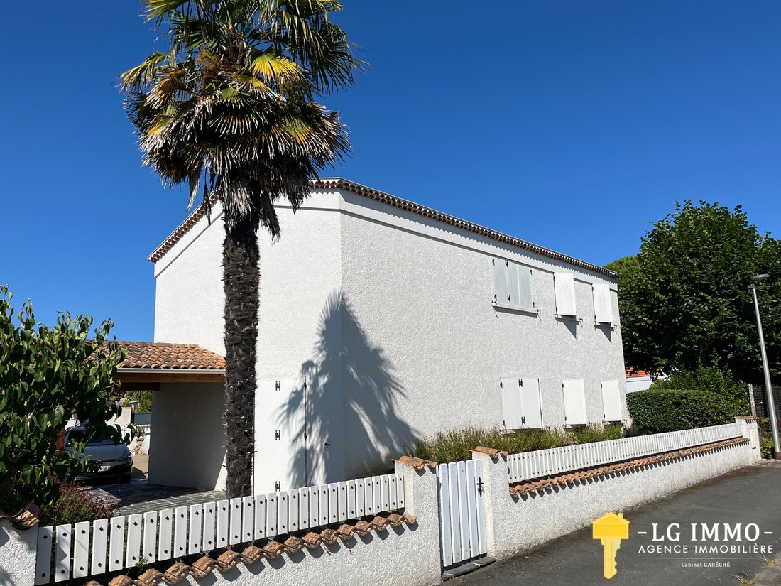 House in Saint-Georges-de-Didonne, Nouvelle-Aquitaine, France 2 - 16973470