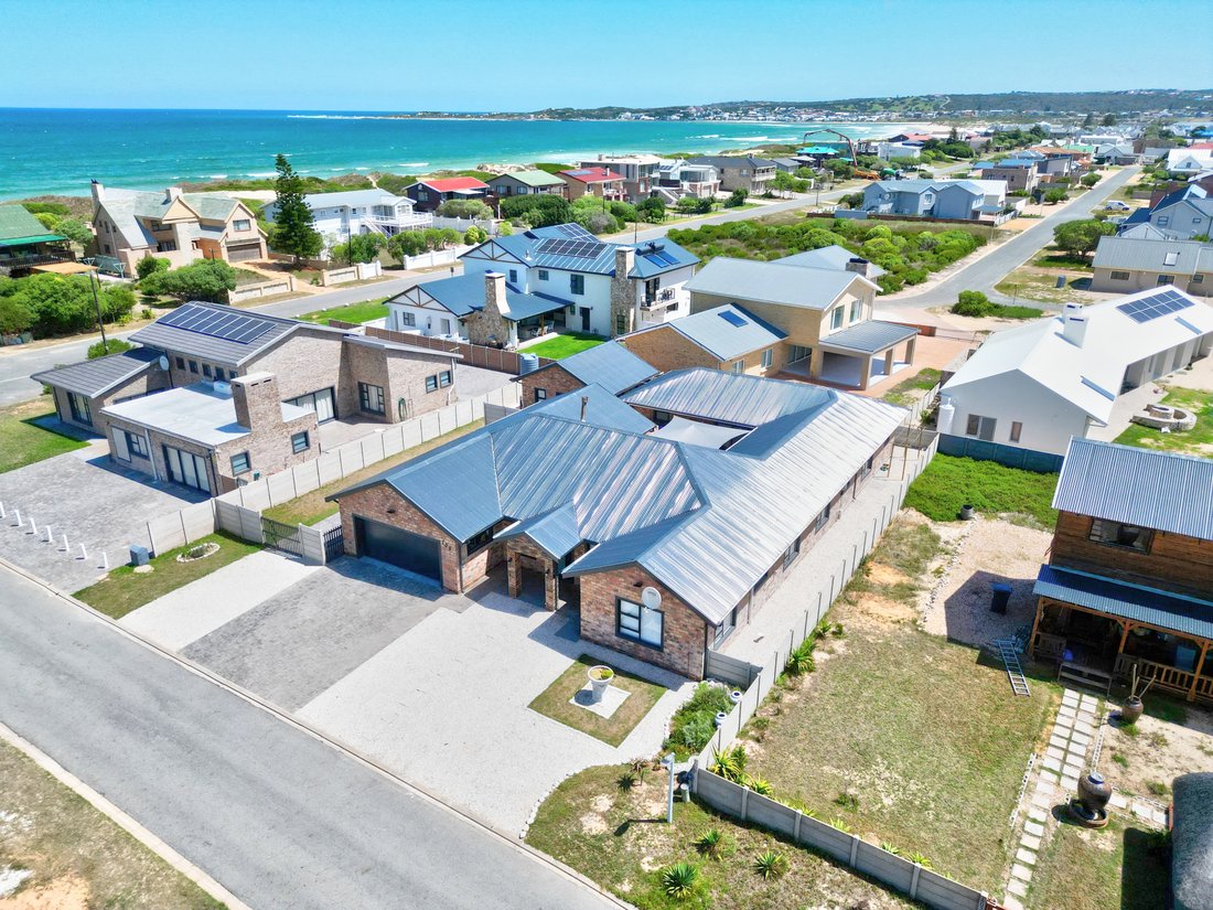 House in Still Bay West, Western Cape, South Africa 2 - 16971432