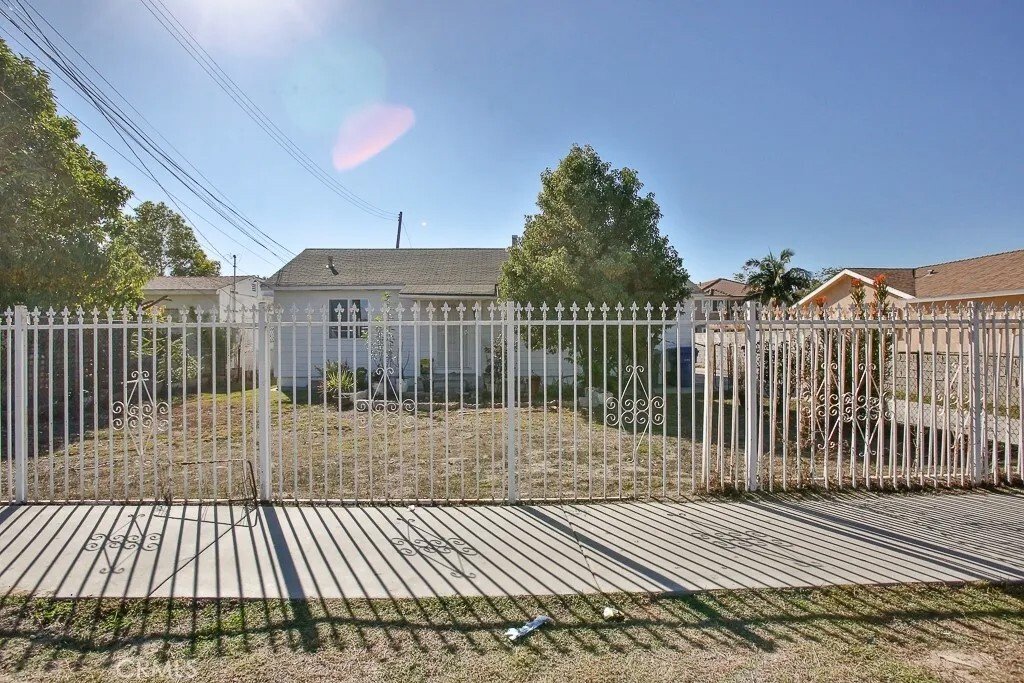 El Monte, California, United States 3 - 16517571