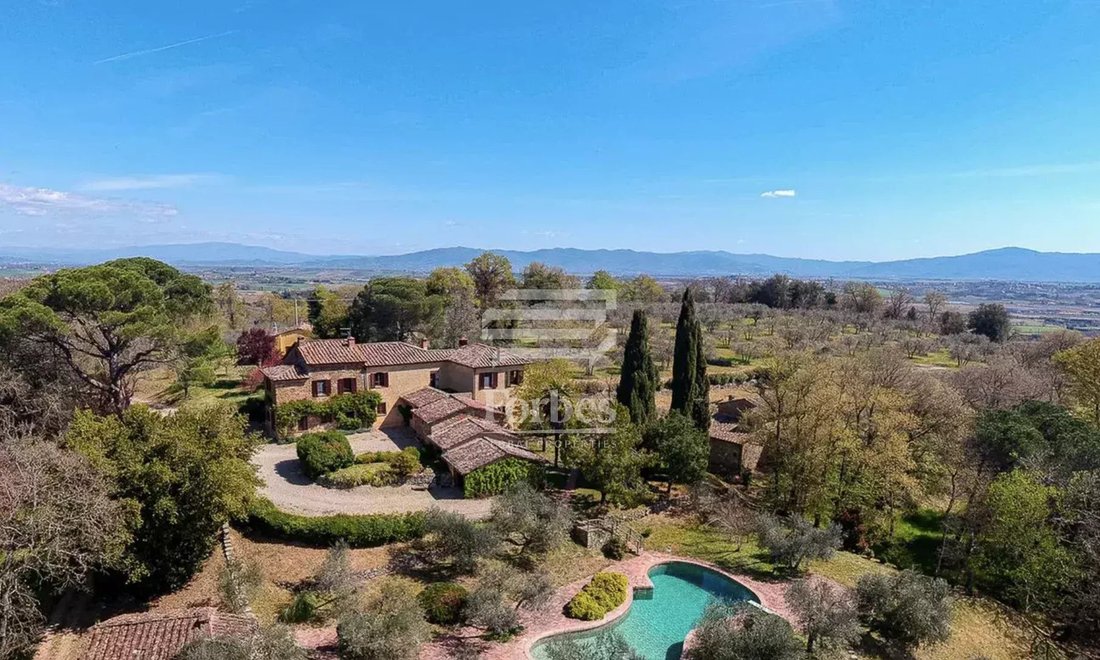 Villa in Lucignano, Tuscany, Italy 2 - 15628291
