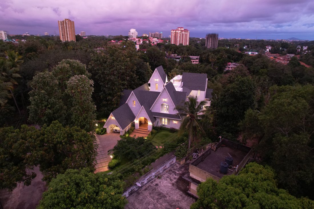 Estate in Thiruvananthapuram, Kerala, India 1 - 16974406
