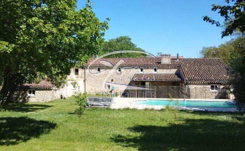 House in Verac, Nouvelle-Aquitaine, France 1