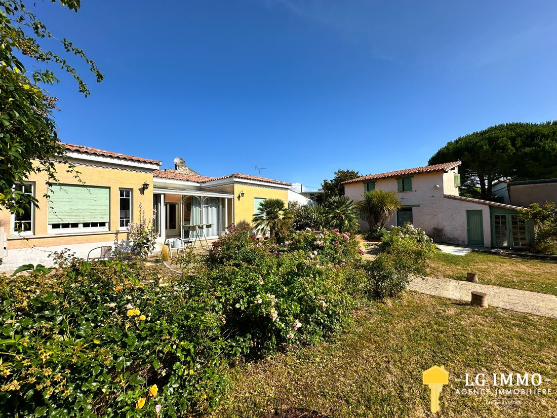 House in Meschers-sur-Gironde, Nouvelle-Aquitaine, France 2 - 16973247
