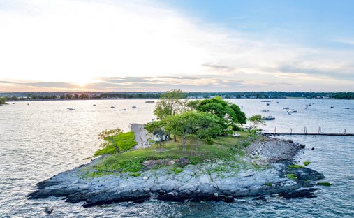 Townhouse in Calf Pasture Island, Connecticut, United States 1