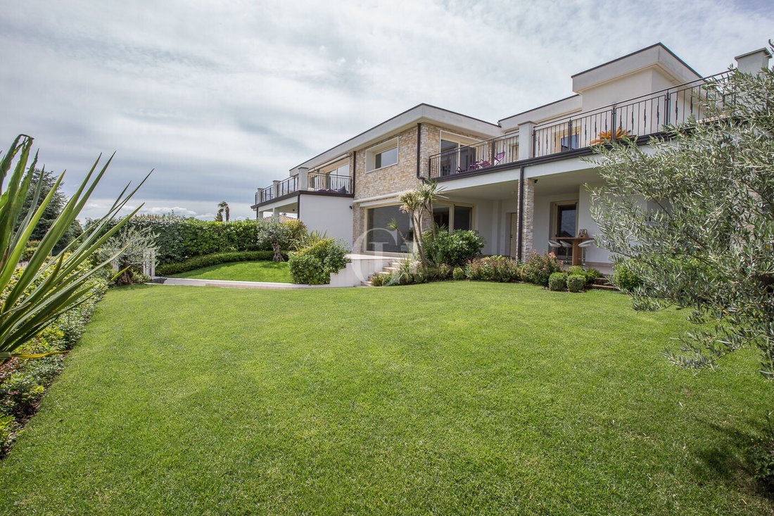 Apartment in Padenghe sul Garda, Lombardy, Italy 2 - 16975295