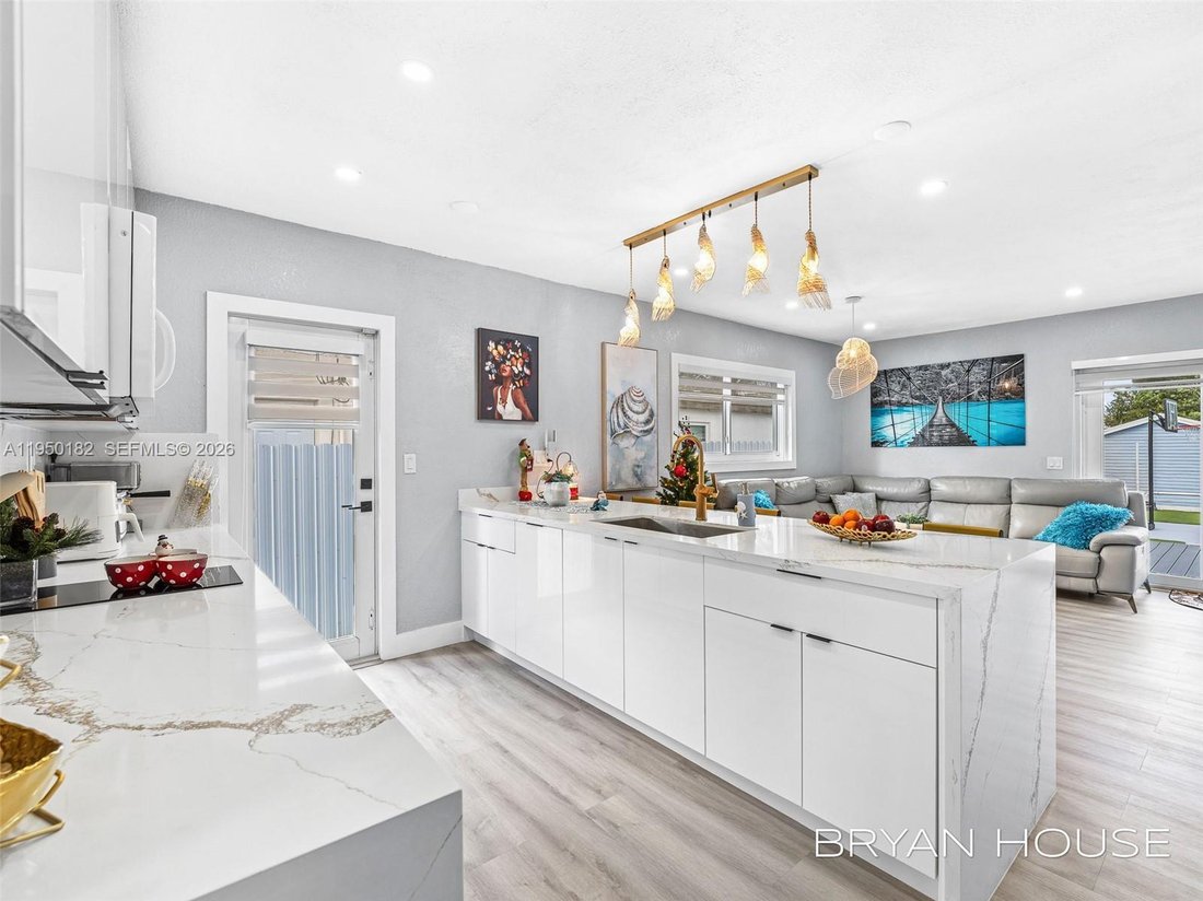 House in Miami, Florida, United States 3 - 16972760