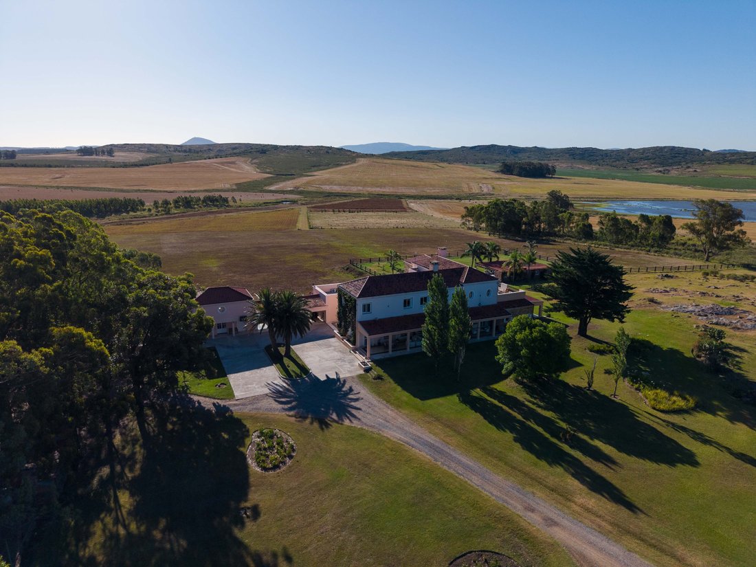 Villa in Pan de Azucar, Maldonado Department, Uruguay 2 - 16972796
