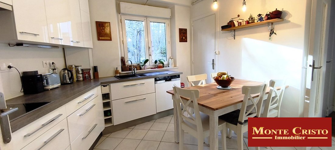 Apartment in Domaine National du Château, Versailles, France 3 - 16974792