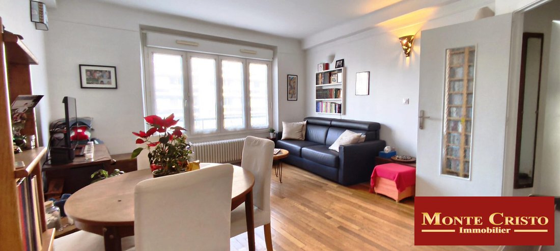 Apartment in Domaine National du Château, Versailles, France 2 - 16974792