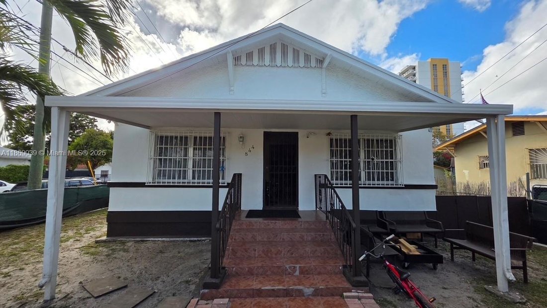 House in Miami, Florida, United States 2 - 16972735