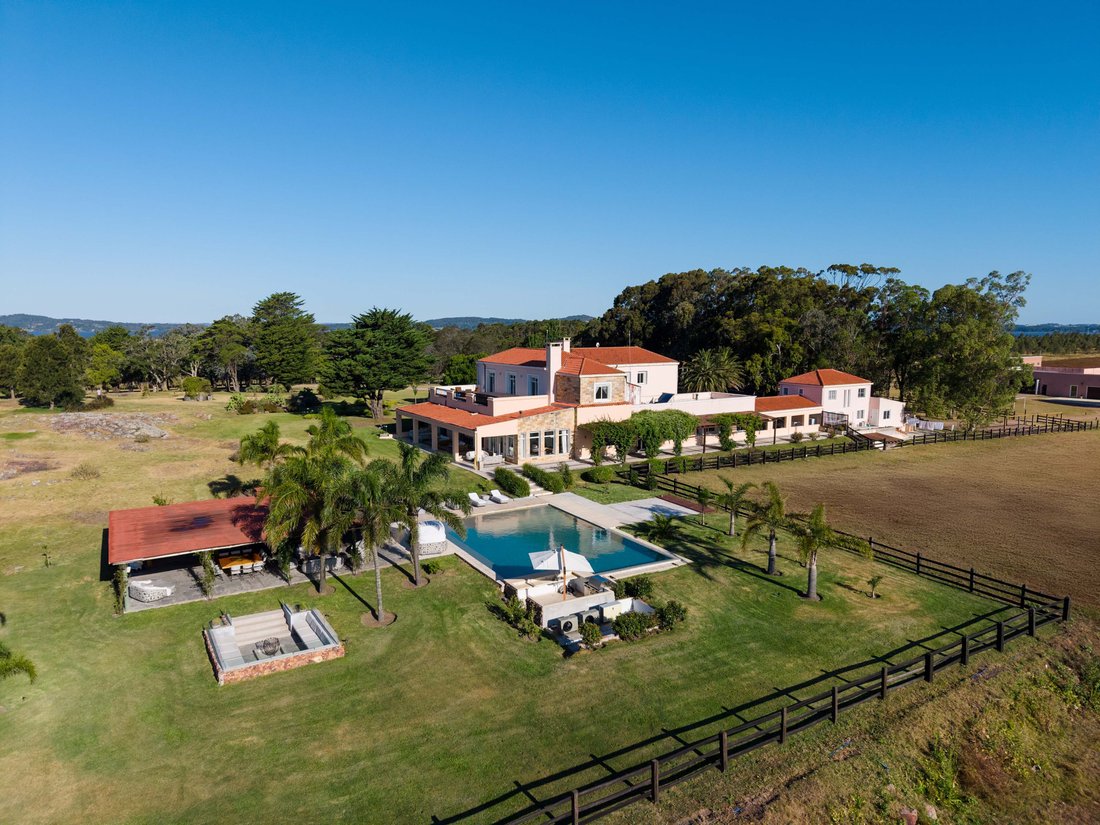 Villa in Pan de Azucar, Maldonado Department, Uruguay 1 - 16972796