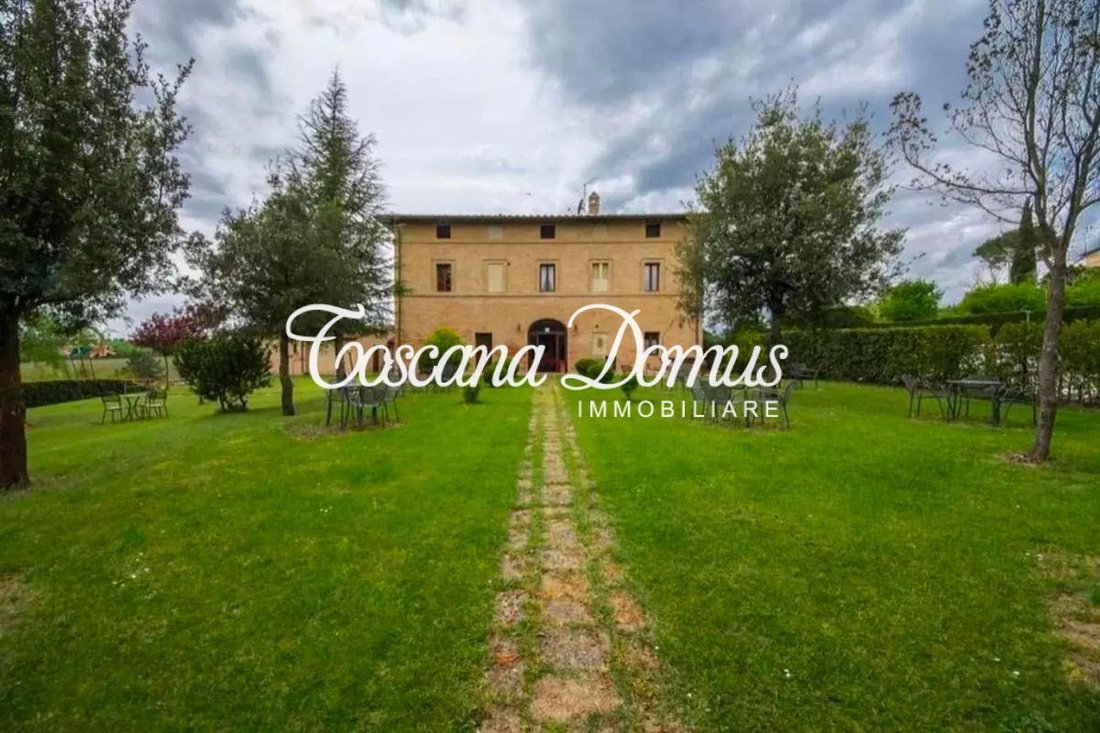 Country House in Historic Center, Siena, Tuscany 3 - 16972477
