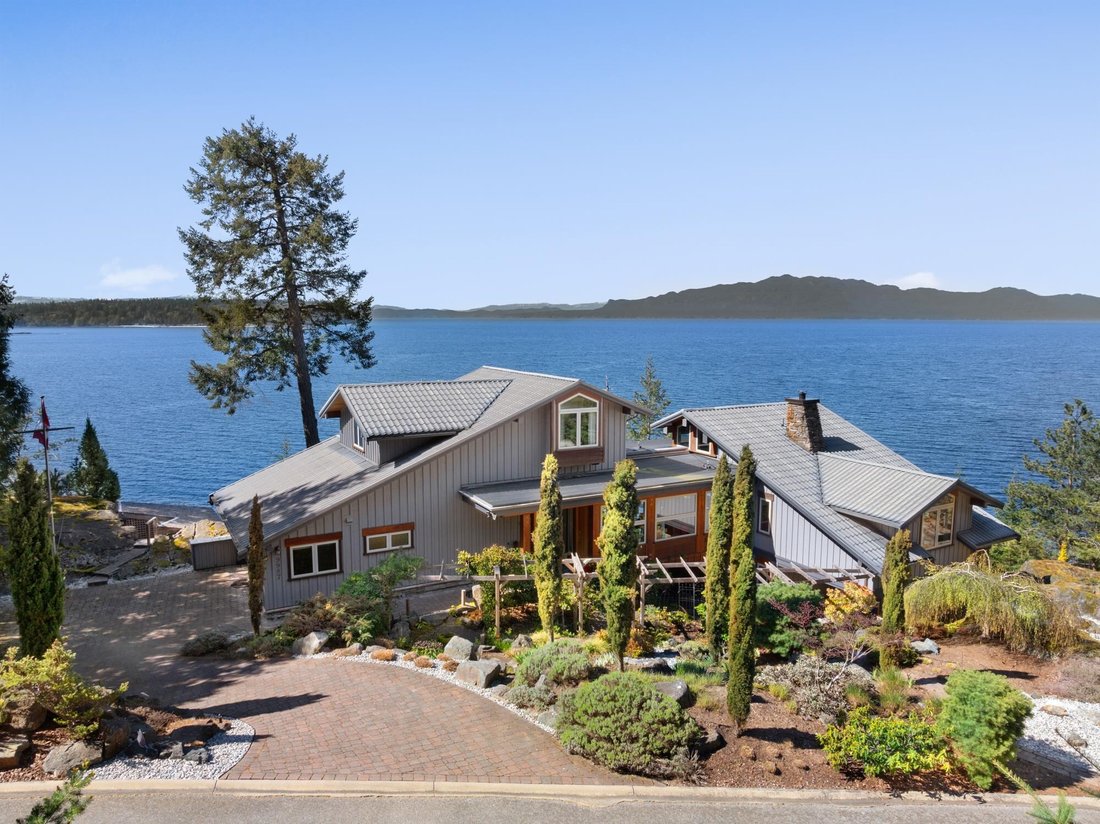 House in Halfmoon Bay, British Columbia, Canada 3 - 16973210