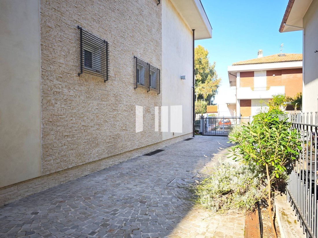 Villa in Giulianova, Abruzzo, Italy 5 - 16974439