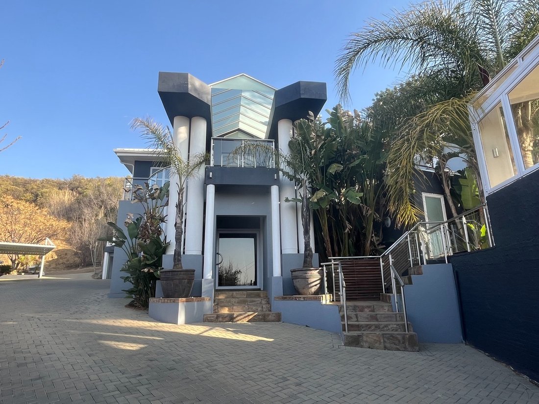 House in Mangaung Metropolitan Municipality, Free State, South Africa 3 - 16971391