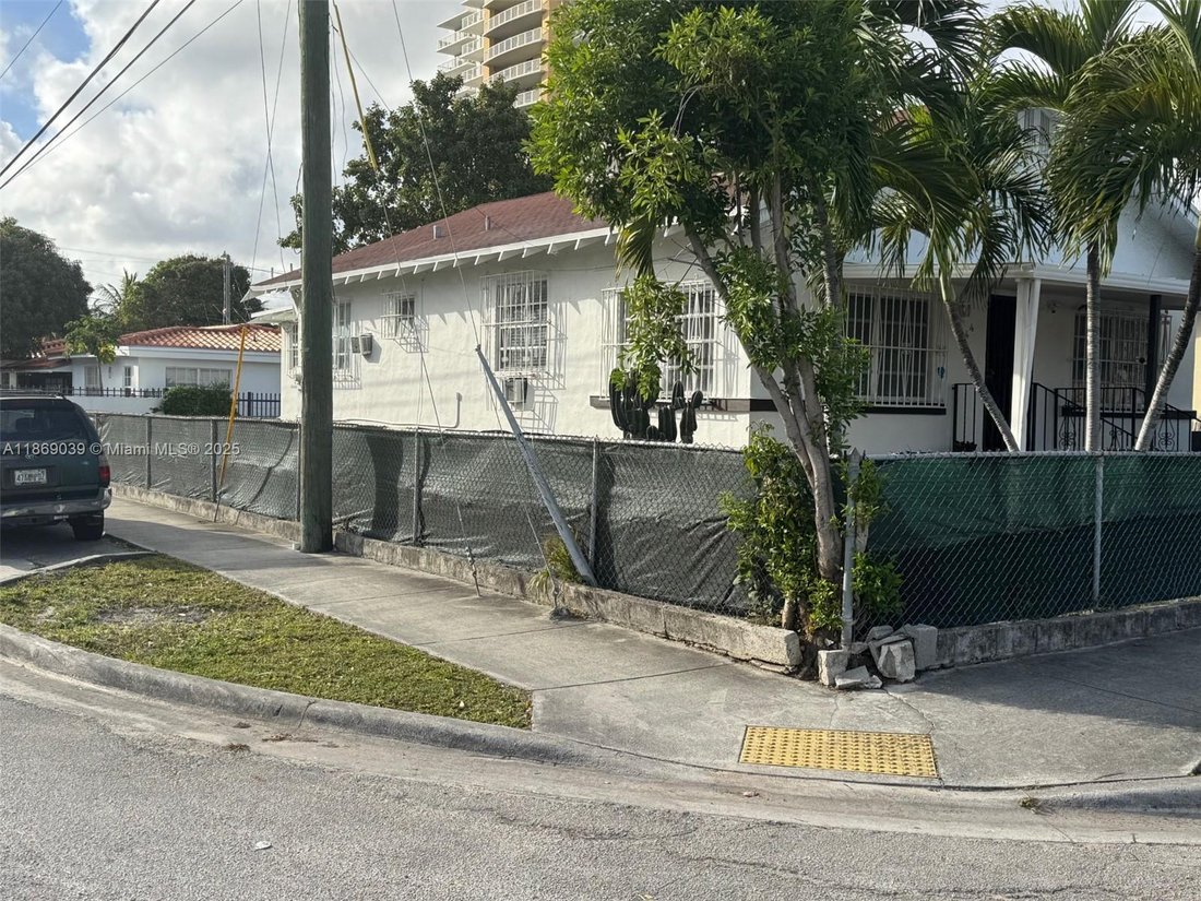 House in Miami, Florida, United States 3 - 16972735