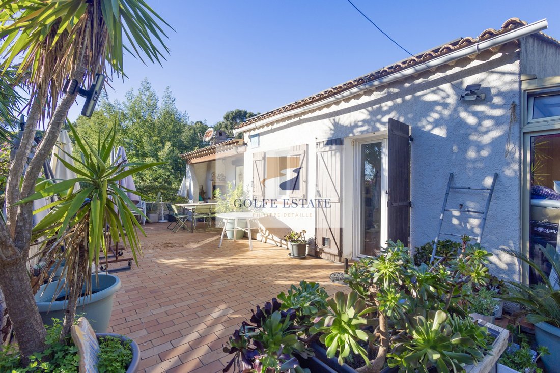 House in La Croix-Valmer, Provence-Alpes-Côte d'Azur, France 1 - 16972923