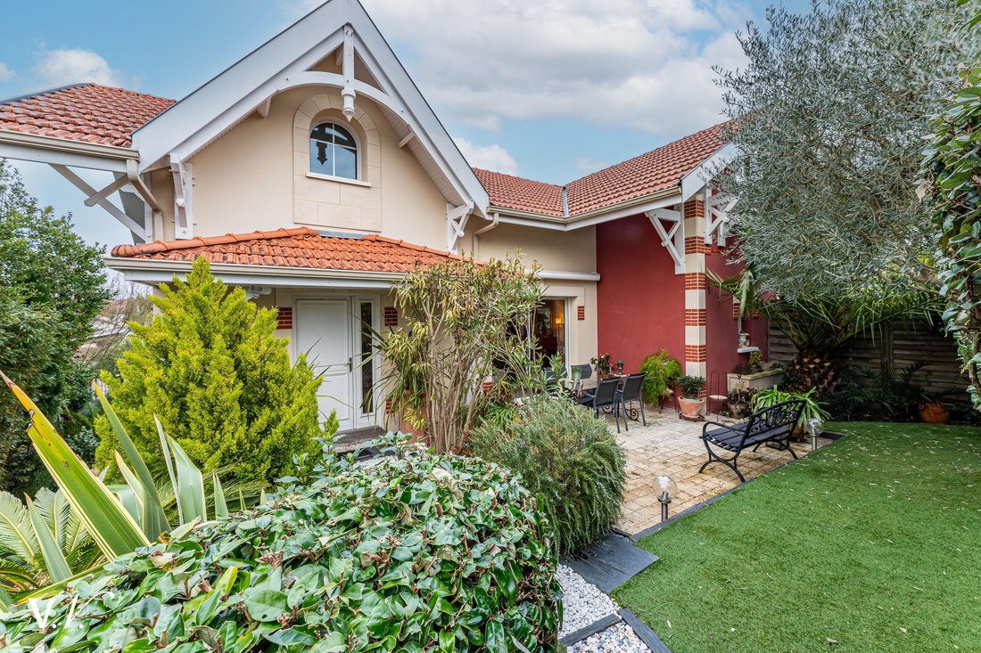 House in Aiguillon, Arcachon, France 1 - 16970635