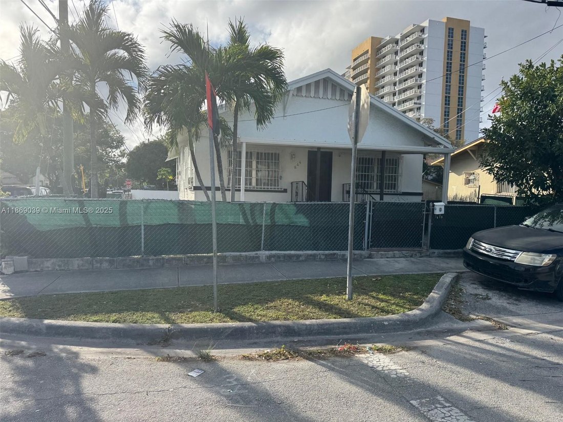 House in Miami, Florida, United States 5 - 16972735