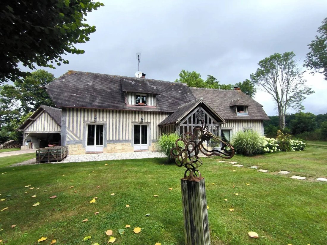 Estate in Pont-l'Évêque, Normandy, France 1 - 16973201