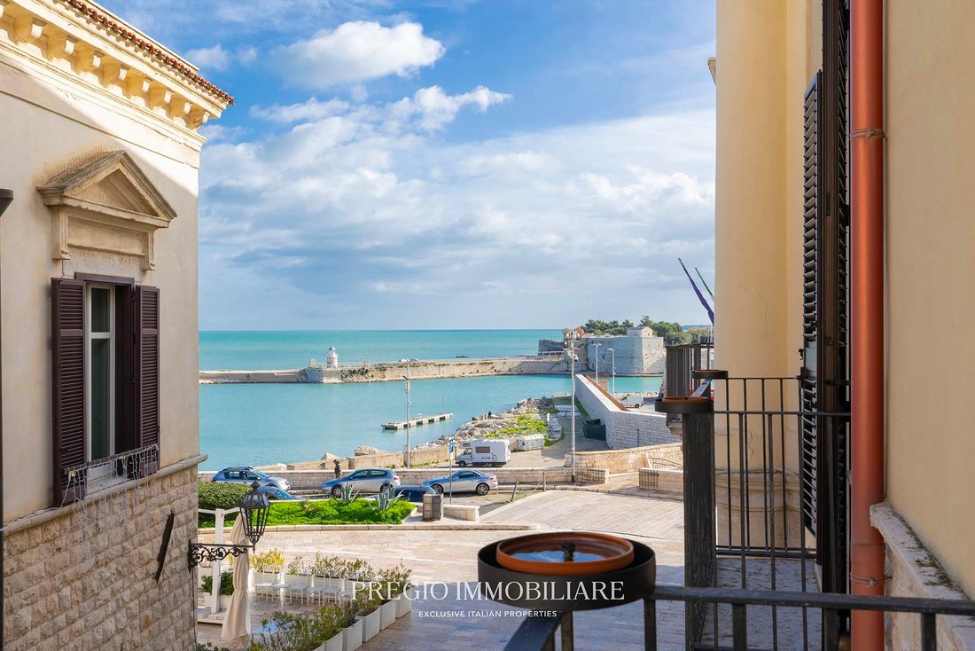 Apartment in Historic Center, Trani, Apulia 5 - 16973035