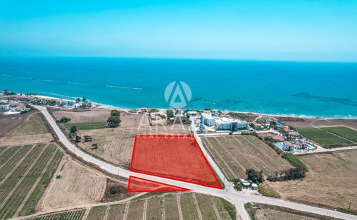 Land in Perivolia, Larnaka, Zypern 1