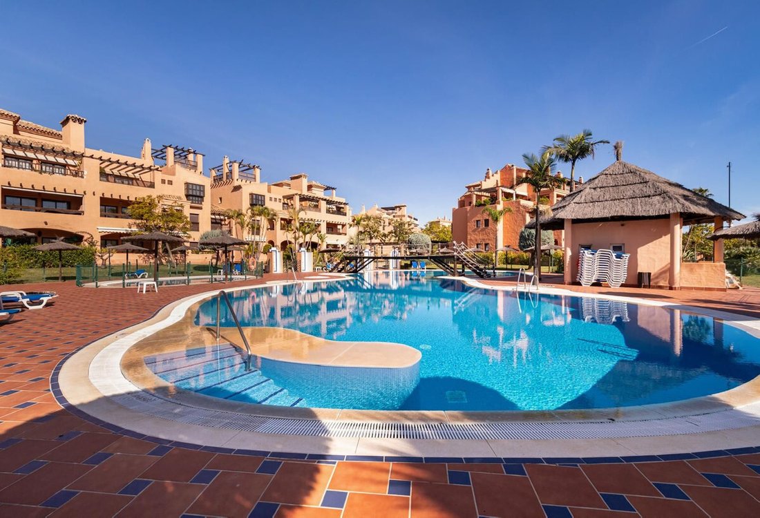 Apartment in Atalaya-Isdabe, Estepona, Andalusia 2 - 16971066