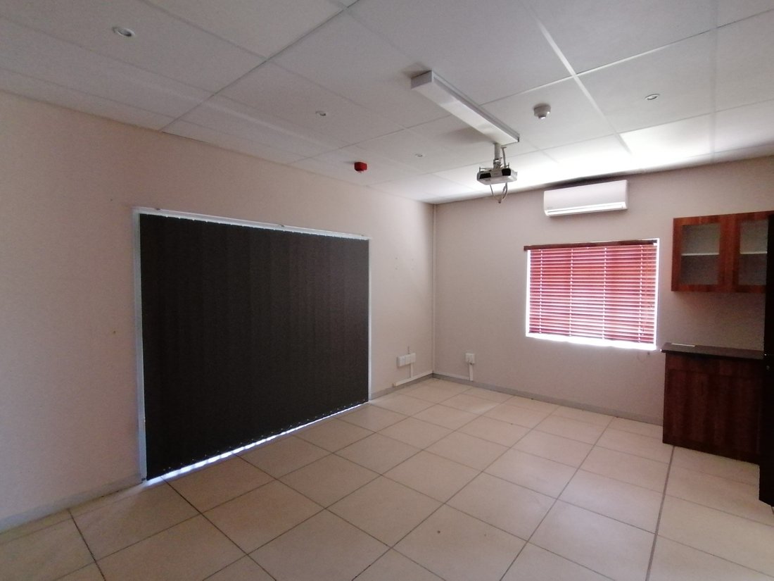 House in Rustenburg, North West, South Africa 5 - 16971437